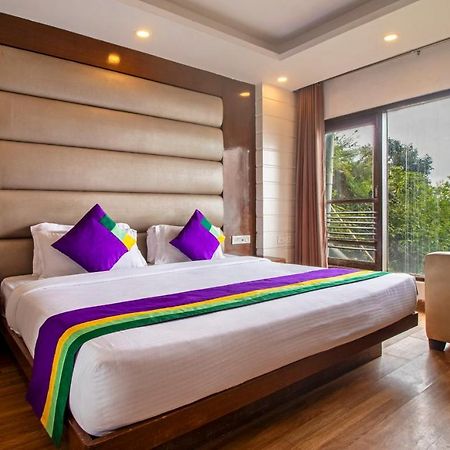 Treebo Premium Queen Of Hills Near Mall Road Mussoorie Eksteriør bilde