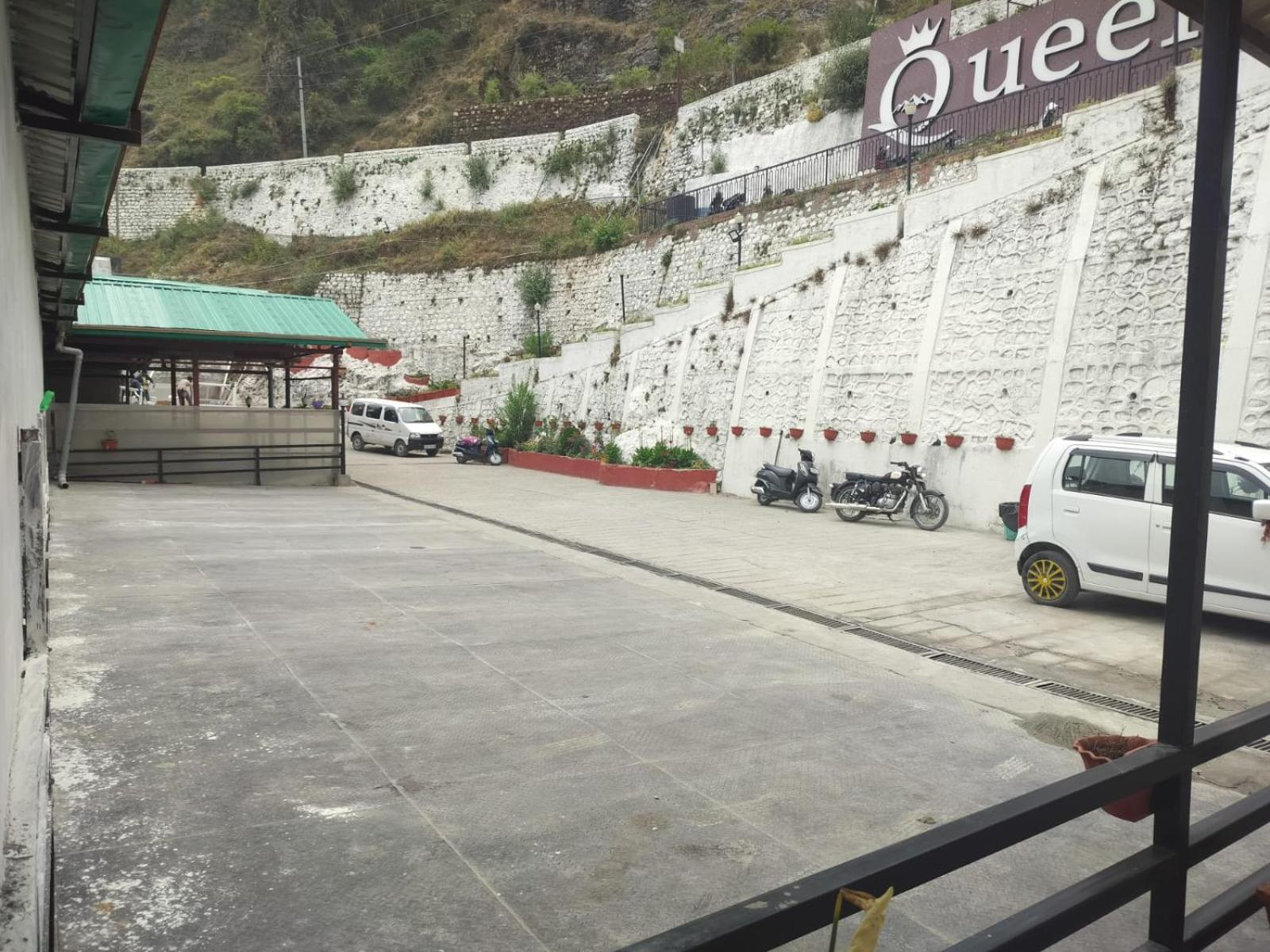 Treebo Premium Queen Of Hills Near Mall Road Mussoorie Eksteriør bilde